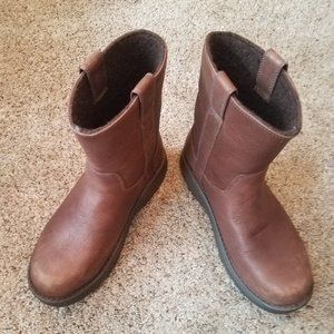 Chaco Insulated Waterproof Winter Boot Size 10 Brn